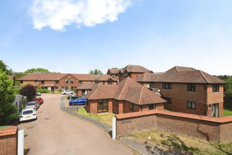 Whitegates, Stonegate Way, Heathfield, East Sussex, TN21
