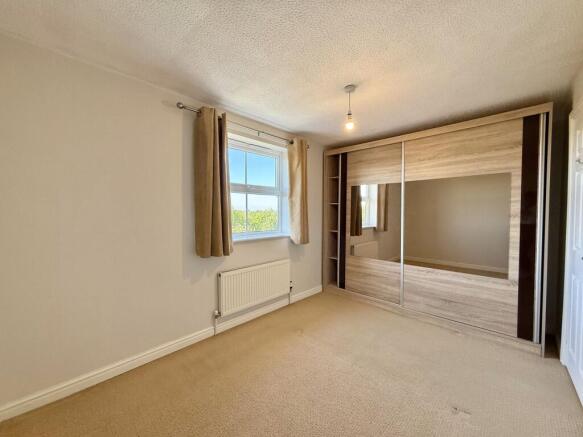 2 bed Semi-Detached to rent Image 11