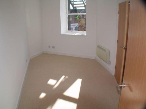 1 bed Apartment to rent Image 4