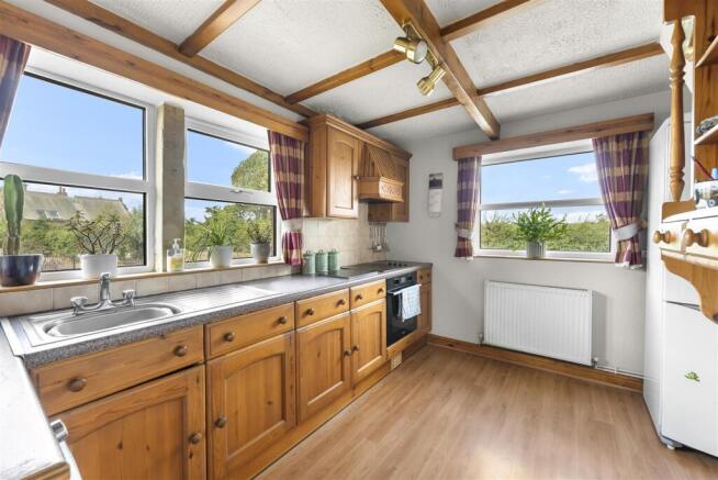 2 bed Semi-Detached for sale Image 7