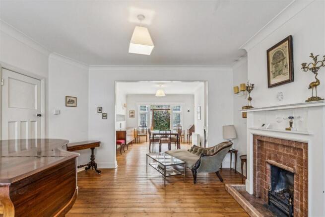 FOR SALE - Kinnaird Avenue, W4