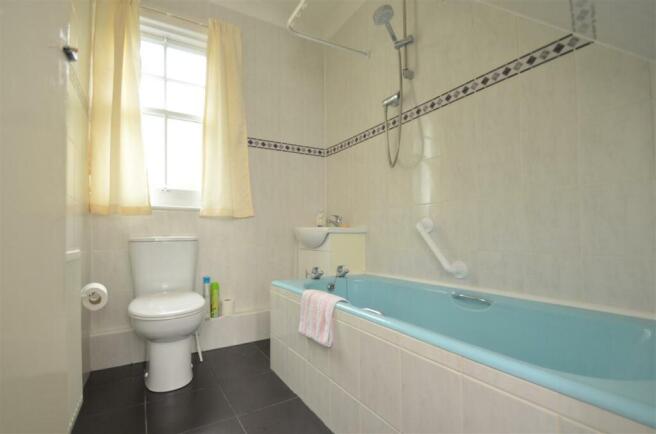 BATHROOM/WC