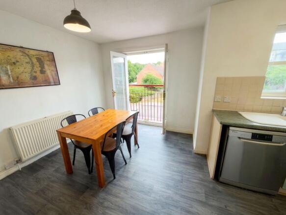 4 bed Town House for sale Image 10