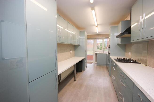 NN8 Milton Avenue, Wellingborough photo 3