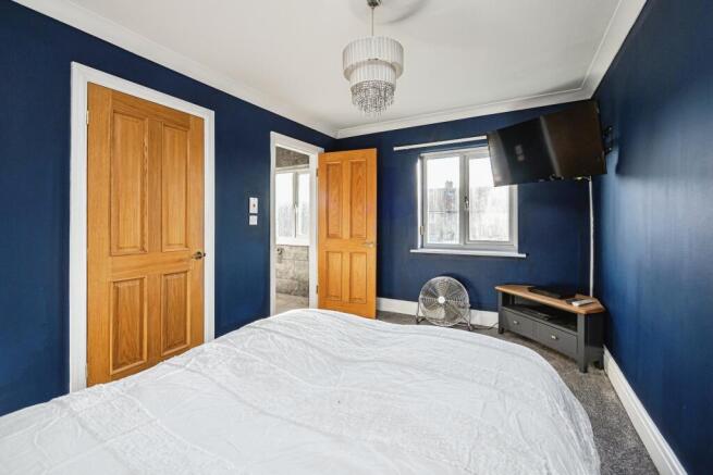 7 bed Semi-Detached for sale Image 10