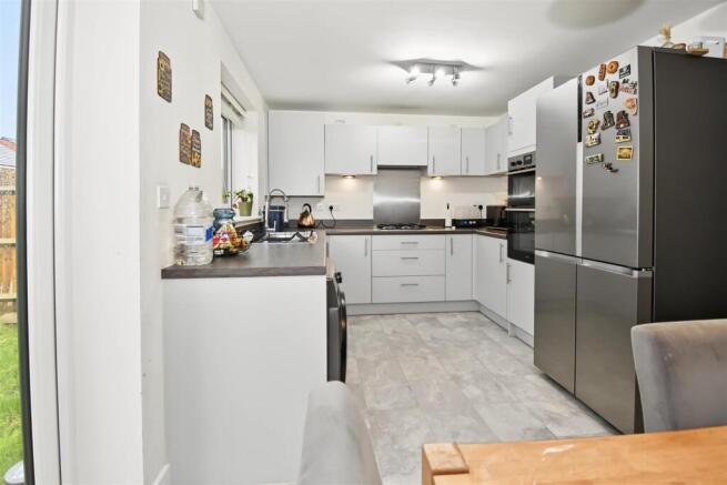 White Lias Way, Upper Lighthorne, Leamington Spa photo 4