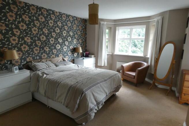 MAIN BEDROOM