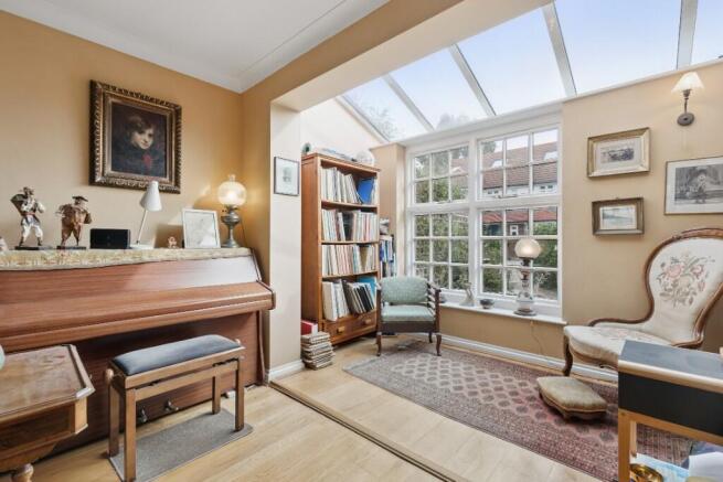 Holly House, Vicarage Drive, SW14 photo 4