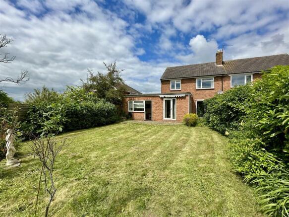 garden to house