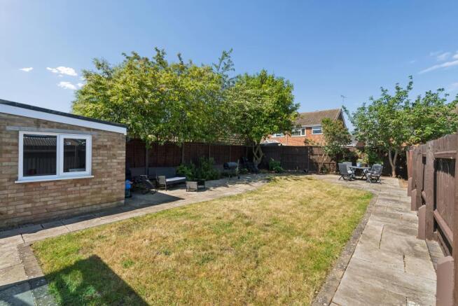 Almond Road, Leighton Buzzard photo 4