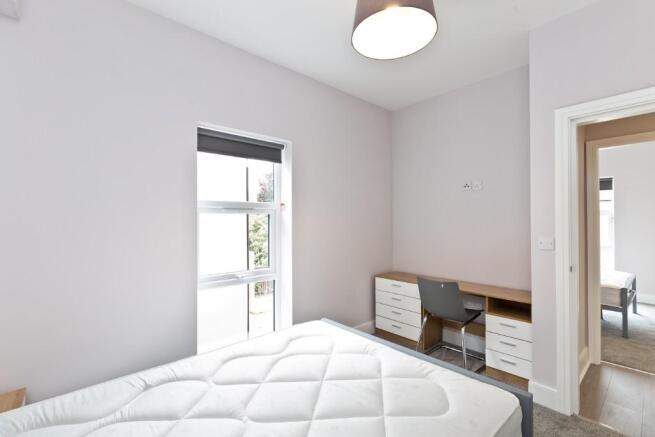 2 bed Apartment to rent Image 12
