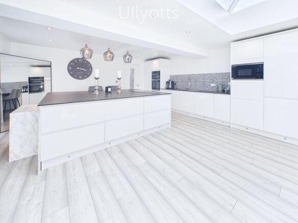 3 bed Detached for sale Image 7