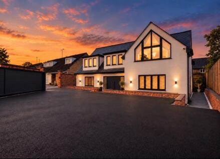 Manor Close, Harpole, NN7