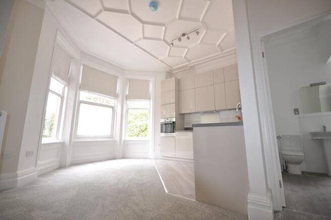 Kitchen / Lounge