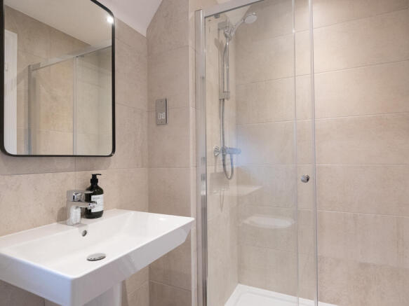 4 bed Detached for sale Image 5