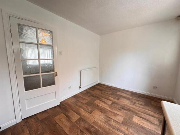 3 bed House to rent Image 5