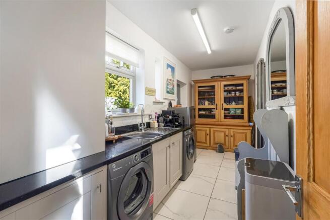 3 bed Link Detached House for sale Image 12