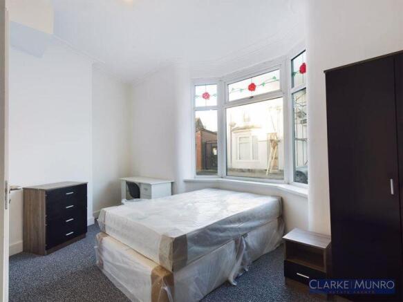1 bed Town House to rent Image 11