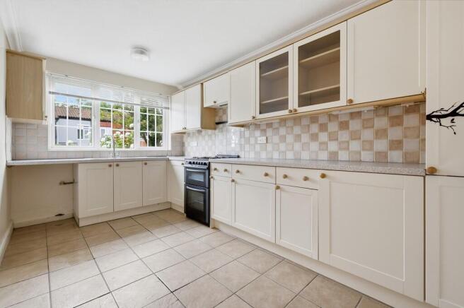 Takeley Close, Waltham Abbey photo 4
