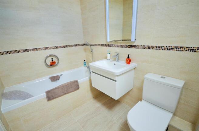 En-Suite Bathroom