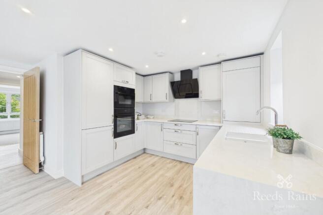 2 bed Apartment to rent Image 6