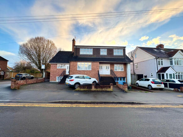 Oaklands Crescent , Chelmsford , Essex , CM2 9FG