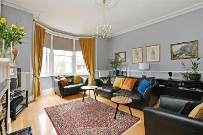 4 bed Apartment for sale Image 11