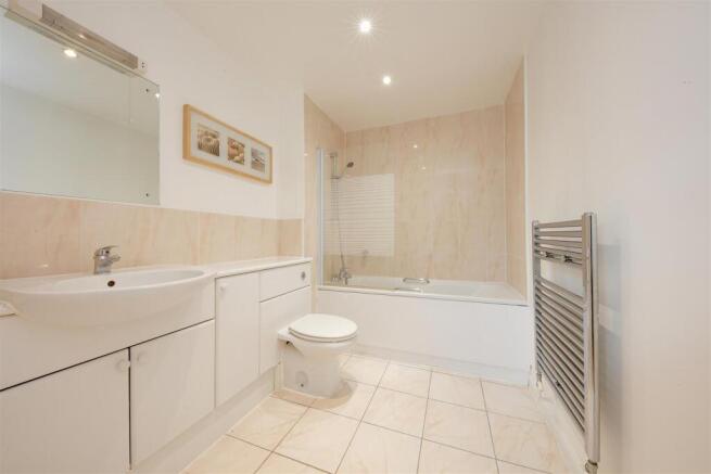Apartment in London - More