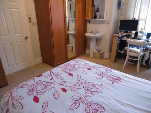 bedroom 4b