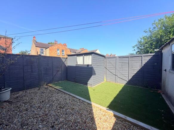 2 bed Semi-Detached for sale Image 10