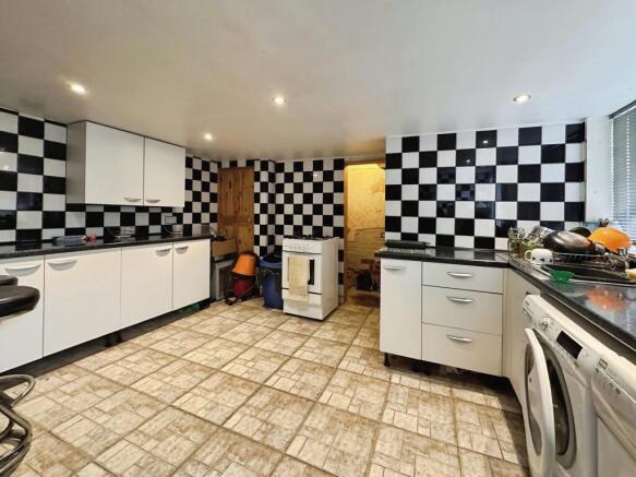 2 bed Terraced for sale Image 2