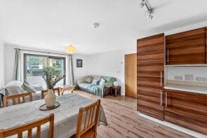 8, Fitzgerald House, St Georges Grove, London SW17 0GL