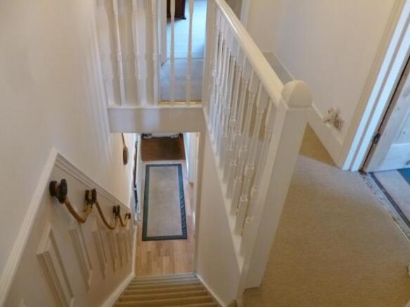 FIRST FLOOR LANDING