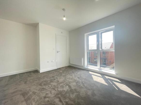 3 bed Semi-Detached to rent Image 4
