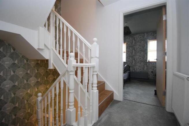 4 bed Town House to rent Image 11