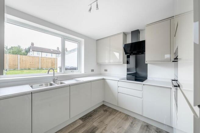 3 bed Semi-Detached for sale Image 4