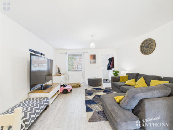 CAM03218G0-PR0670-STILL007