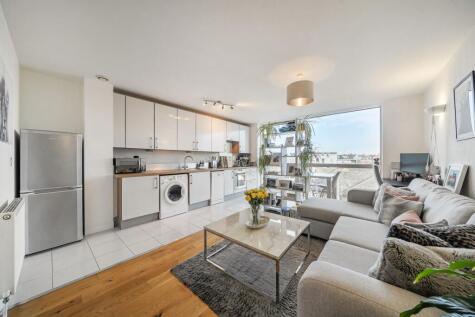 Mapleton Road, Southfields, SW18