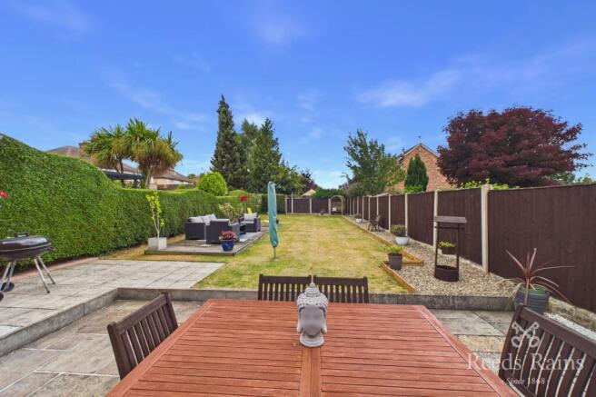 5 bed Semi-Detached for sale Image 6