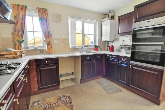 Kitchen (1).jpg