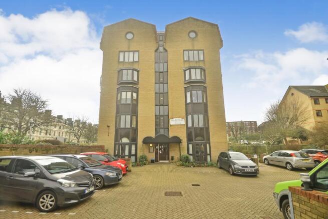 Front/Parking