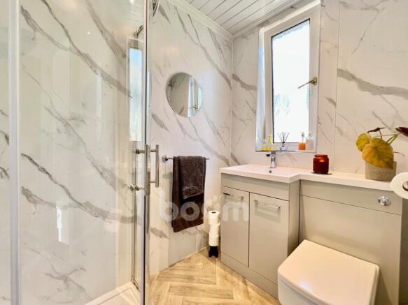 Barrie Terrace, Ardrossan shower room pic