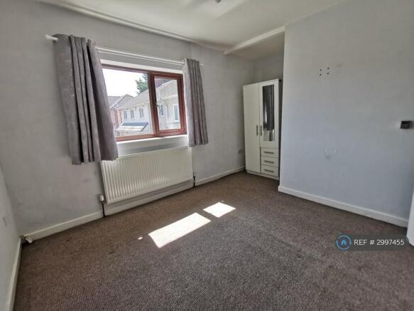 3 bed Semi-Detached to rent Image 7