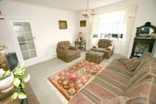 Lounge Photo 2