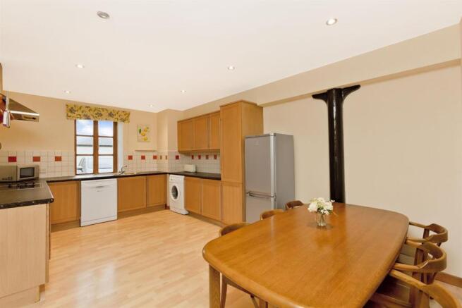 Kitchen-01.jpg