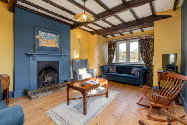 5 bed Detached for sale Image 7