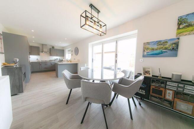 Open plan kitchen and dining room