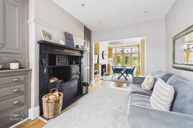 5 bed Semi-Detached for sale Image 7