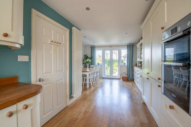 4 bed Detached for sale Image 7