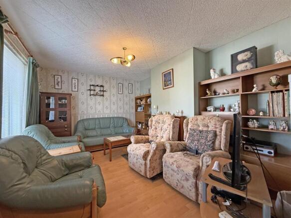 Lower Compton Road 98 - Lounge Front.jpg